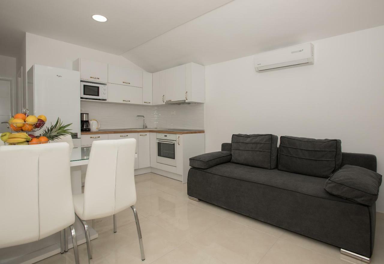 Vila Branka Makarska Luaran gambar
